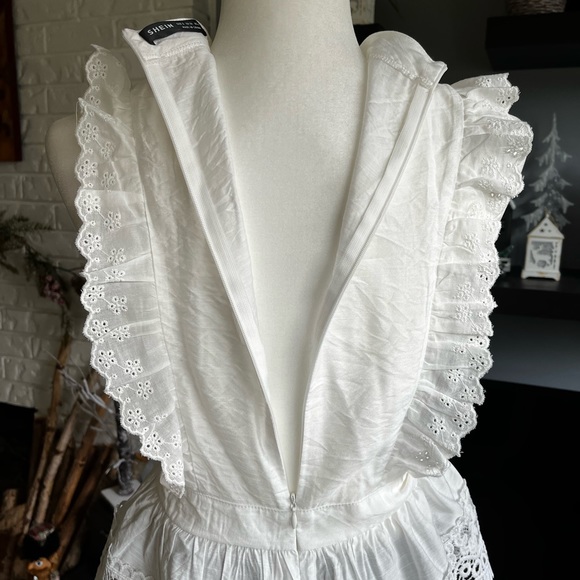 NWOT - Guipure Peplum blouse - Picture 5 of 13